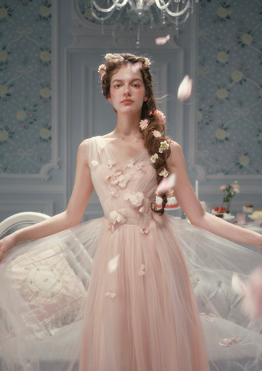 （US Exclusive）Louis XIV's Rose Dress