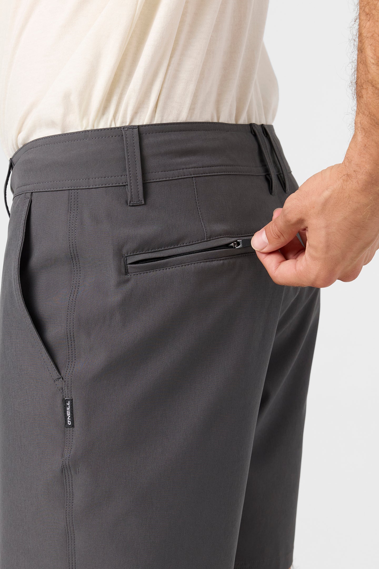 Reserve Solid 17" Hybrid Shorts