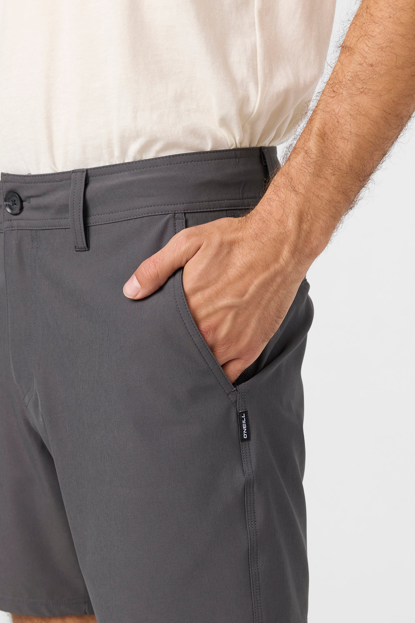 Reserve Solid 17" Hybrid Shorts