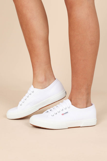 2750 Cotu Classic - White